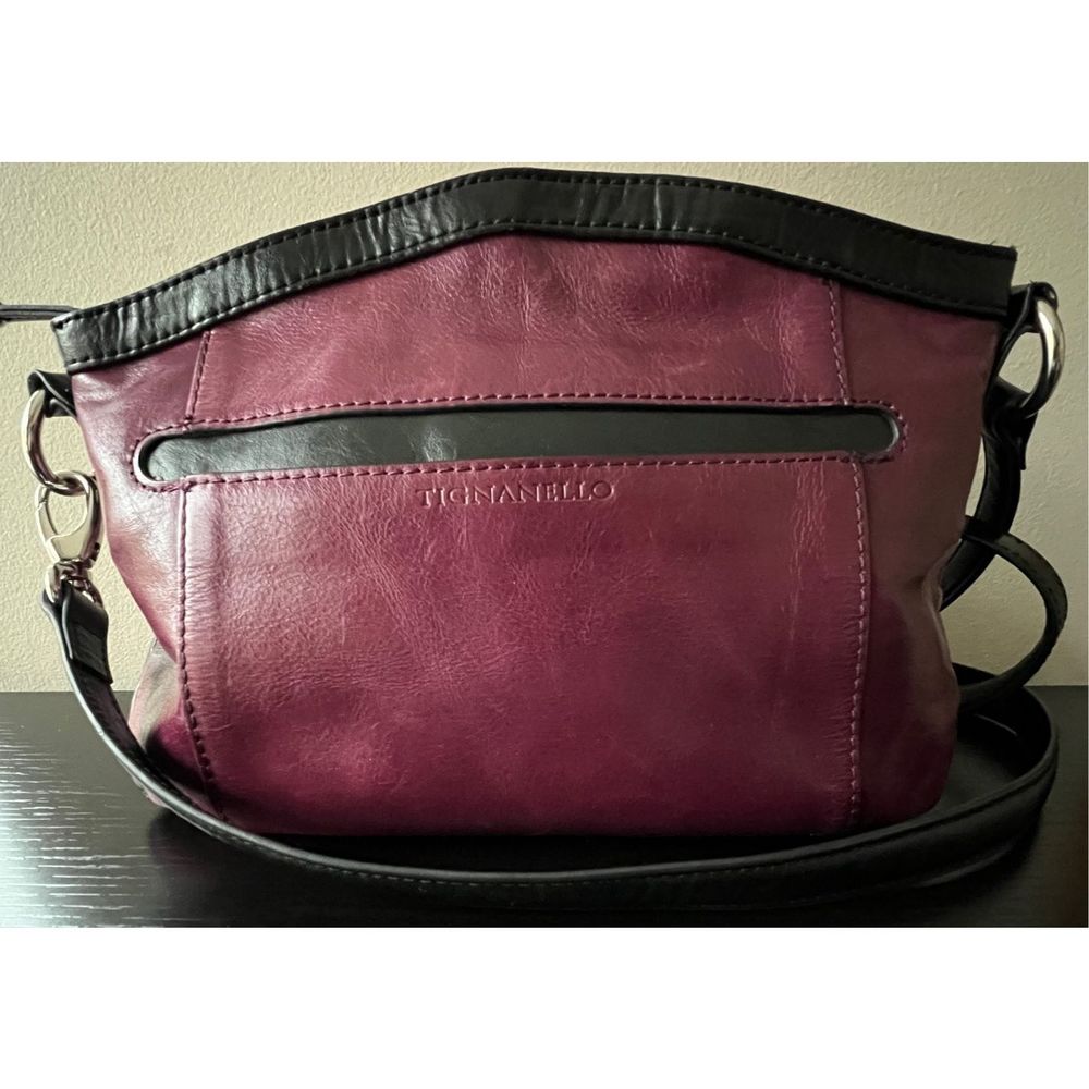 Tignanello shoulder bag in a very nice purple color with black accents - Picture 2 of 9